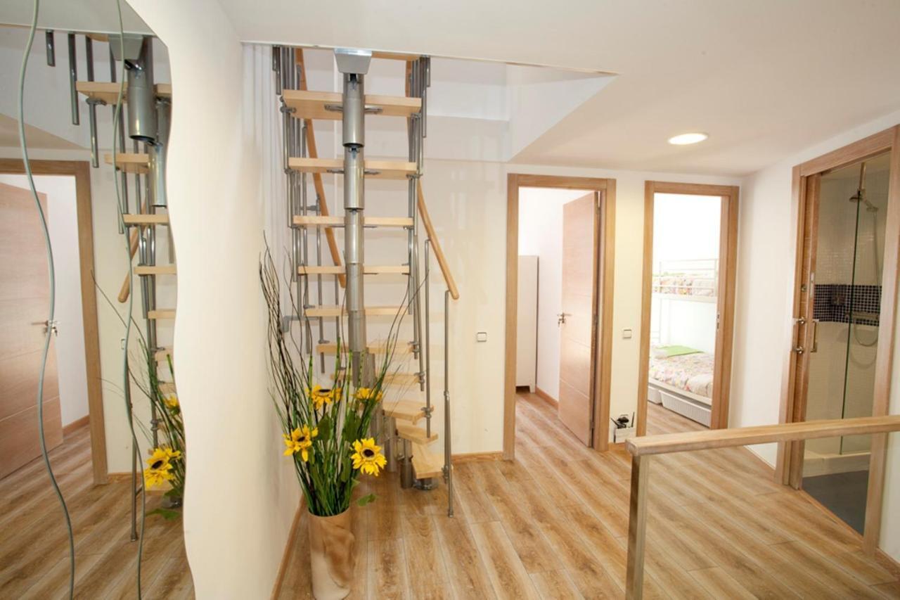 Hostal Coroleu House *